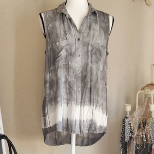 Rock & Republic 2 pocket flowy tank